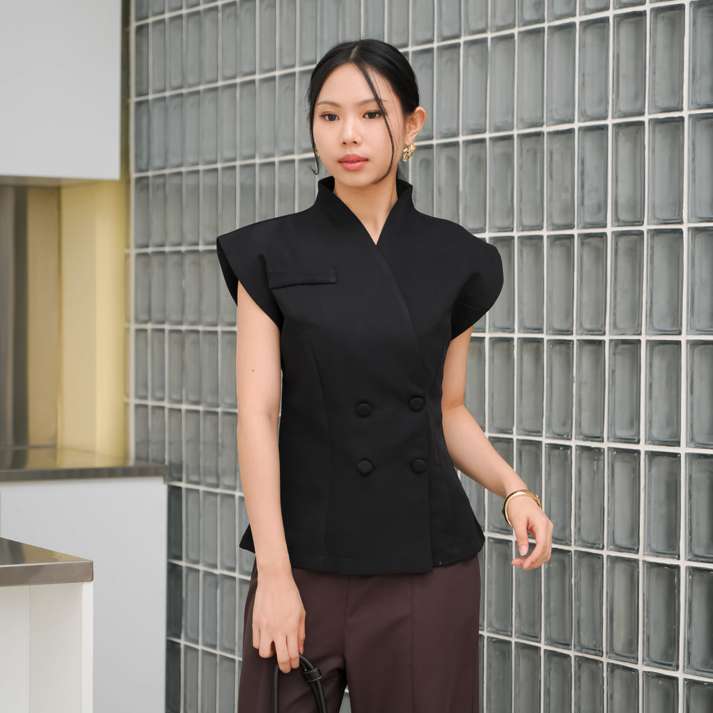 Aurielle Clau Vest