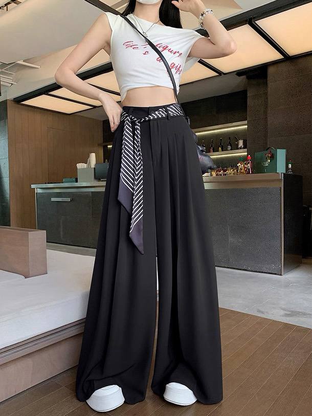 Aurielle Vale Loose Pants